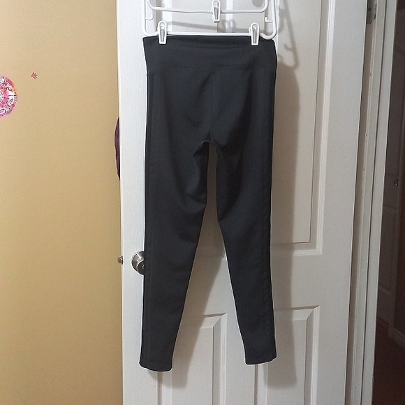 LIKE NEW Adidas Activewear - Picture 8 of 8